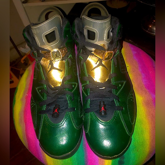 Nike Air Jordans 6 Retro Champagne Bottle sneakers - Picture 1 of 5